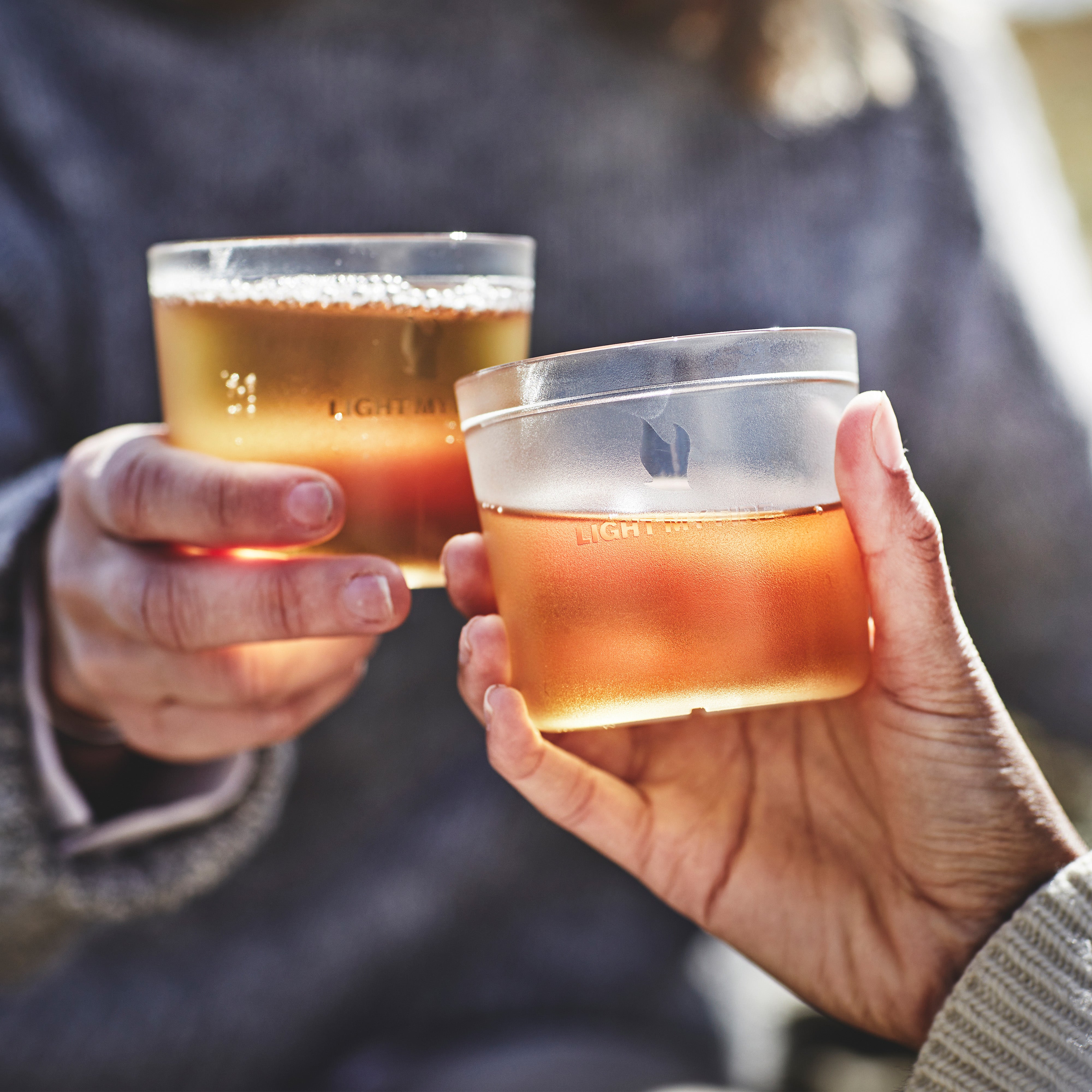 Tumbler with snap lid short